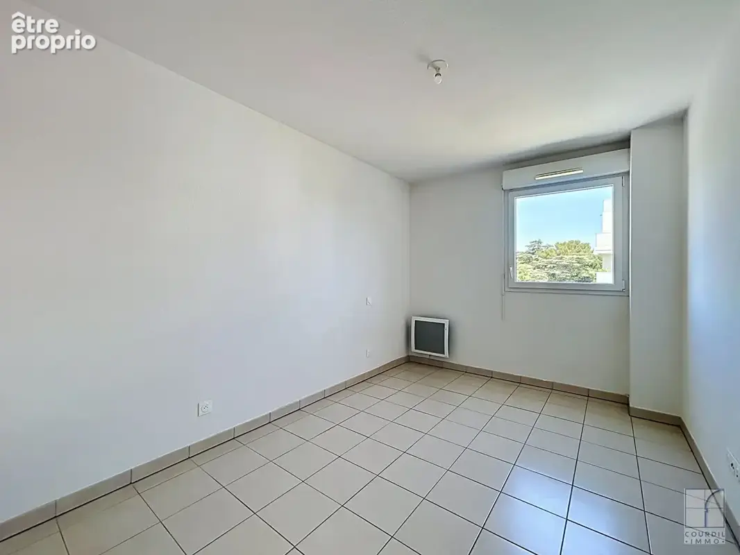 NIMES  P2  41.10 m2 balcon et parking couvert - photo 4