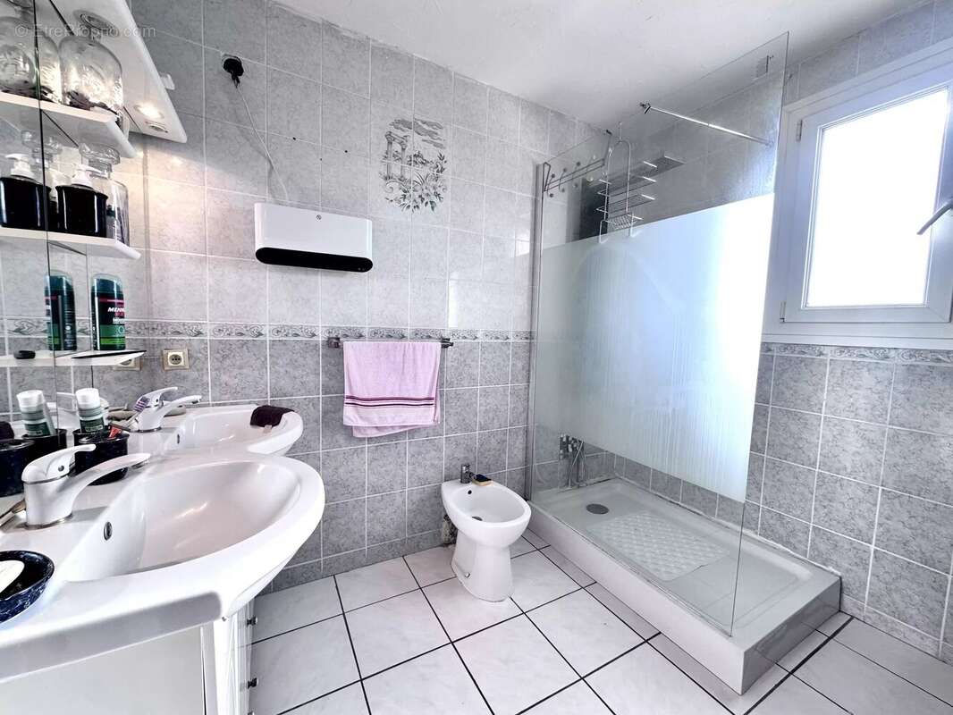 Maison à VILLENEUVE-DE-LA-RAHO