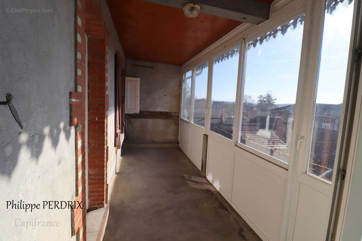 Dpt Saône et Loire (71), à vendre ROMENAY immeuble - 4 appartements et 1 local commercial - photo 14