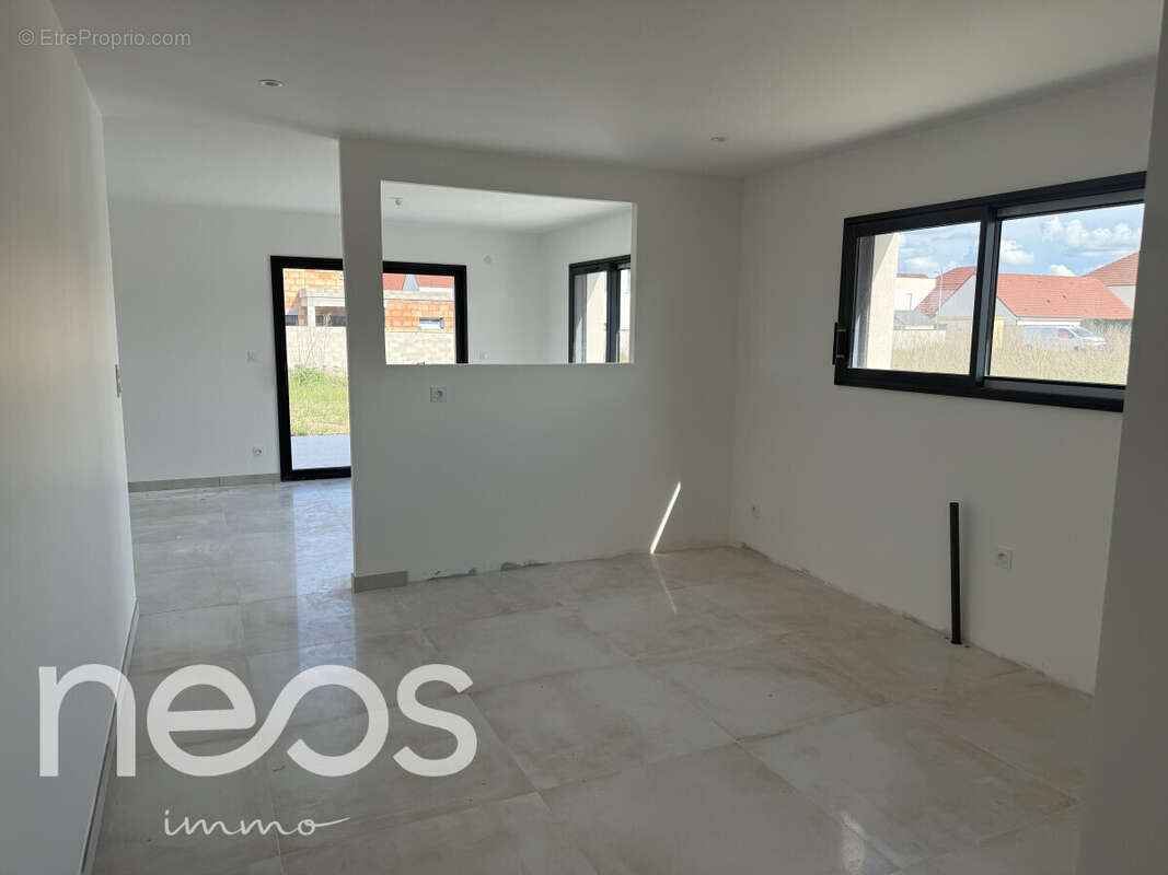 Maison à SAINT-JULIEN