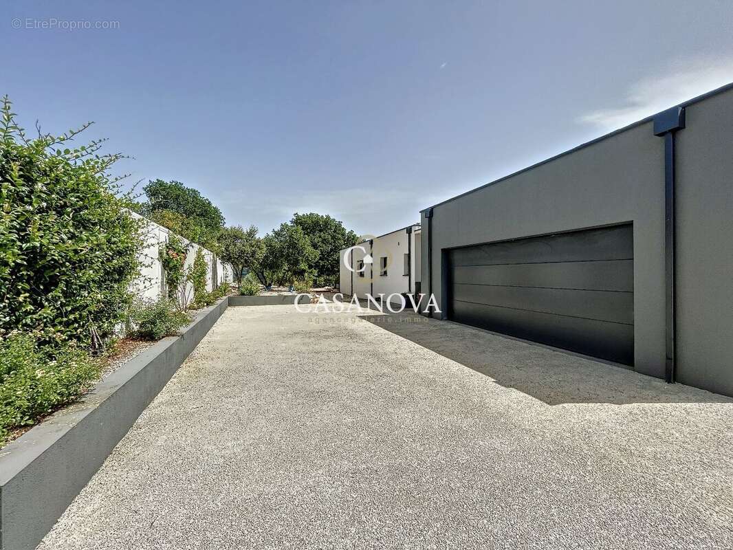 entre Gignac et Montpellier belle contemporaine avec piscine - photo 9