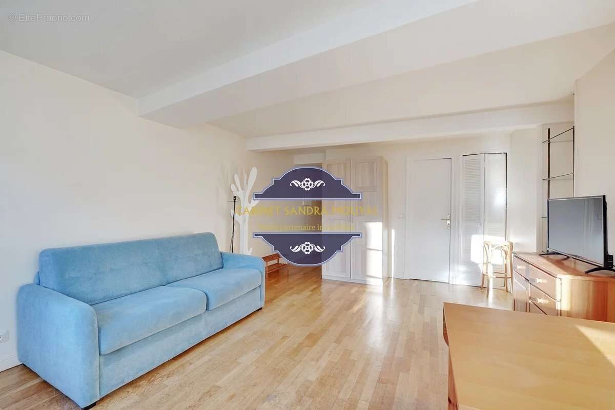 Appartement à PARIS-3E