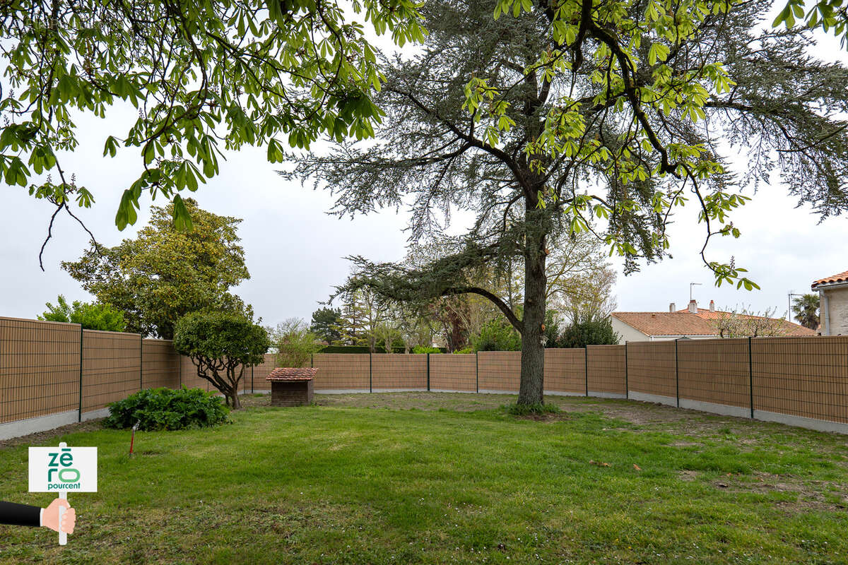 Maison à CHAMPAGNE-LES-MARAIS