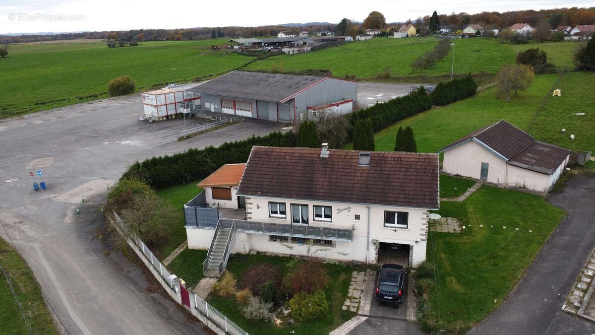 Commerce à FROTEY-LES-LURE