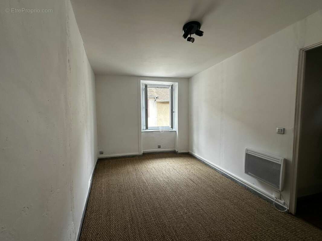 Maison à SAINT-GERMAIN-LES-BELLES