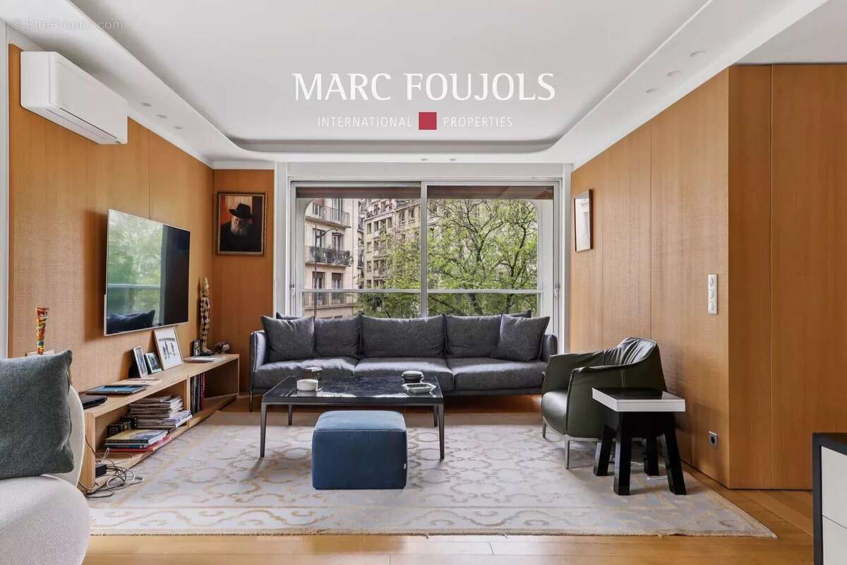 Appartement à PARIS-16E