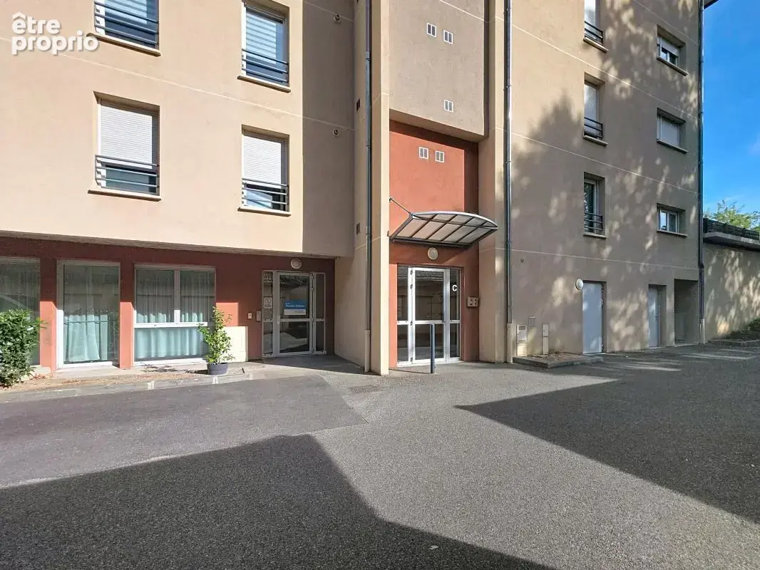 Appartement -  1 Chambre - Terrasse - Cave - Place de parking privative - Garage en sus - Proche commodités - photo 14