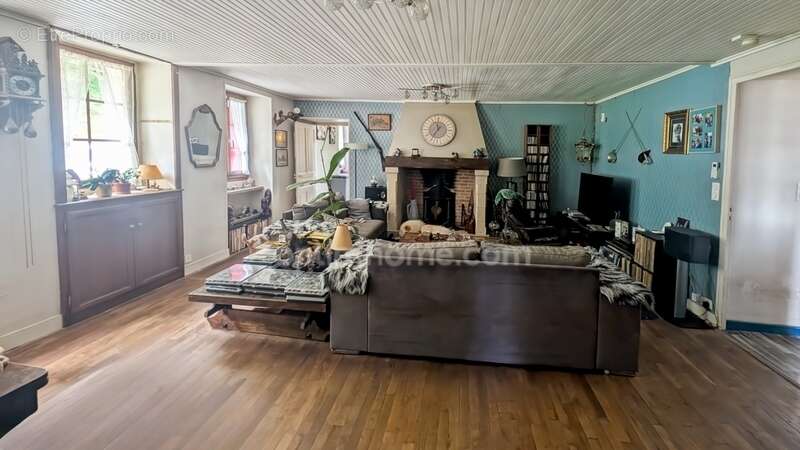 Maison à BADEFOLS-D&#039;ANS