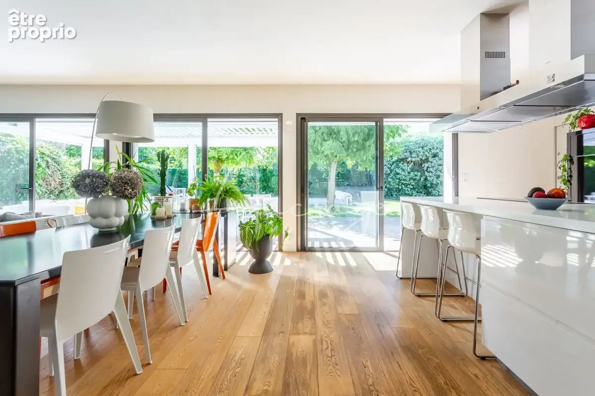 Maison contemporaine de 193 m2 habitables sur une parcelle de 1 176 m2 avec piscine - photo 5