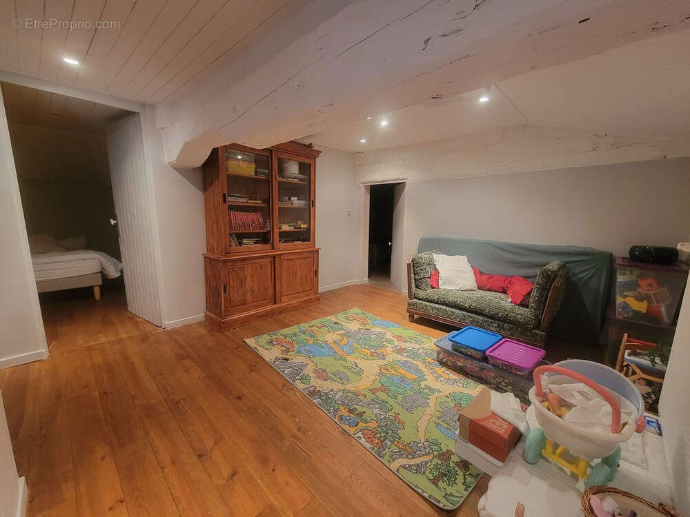 Maison à SAINT-SORLIN-EN-VALLOIRE
