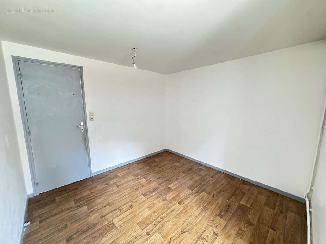 Appartement à BOUROGNE