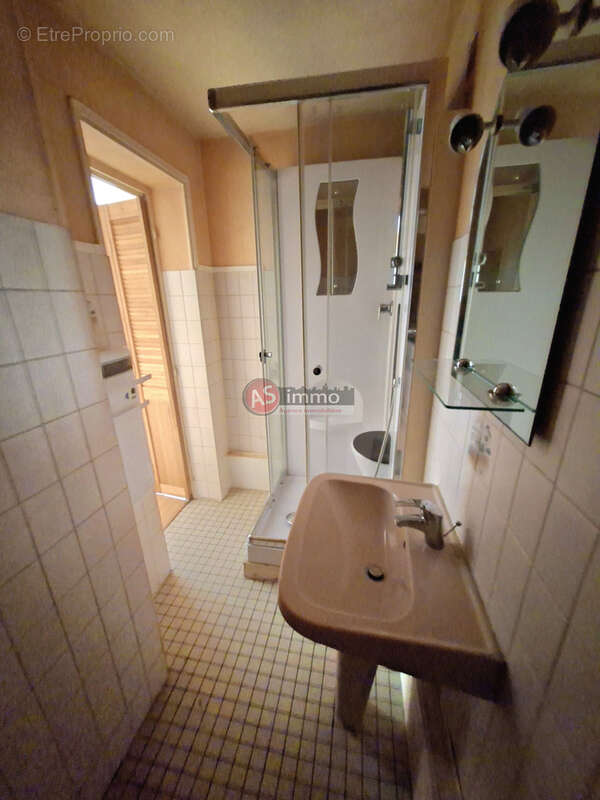 Appartement à raffraîchir - 47.95 m2 - photo 3
