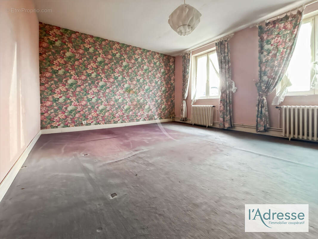 Maison à LA NEUVILLE-CHANT-D&#039;OISEL