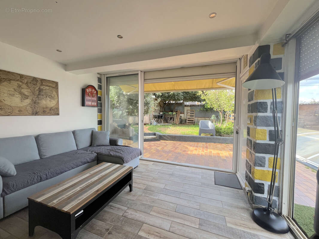 Appartement à SIX-FOURS-LES-PLAGES