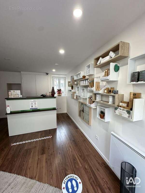 Photo 4 - Commerce à PALAISEAU