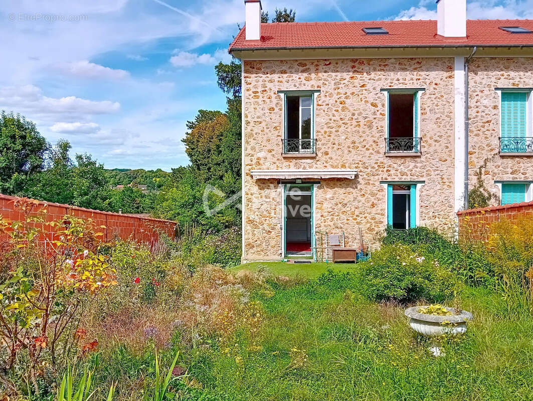 Maison à COUPVRAY
