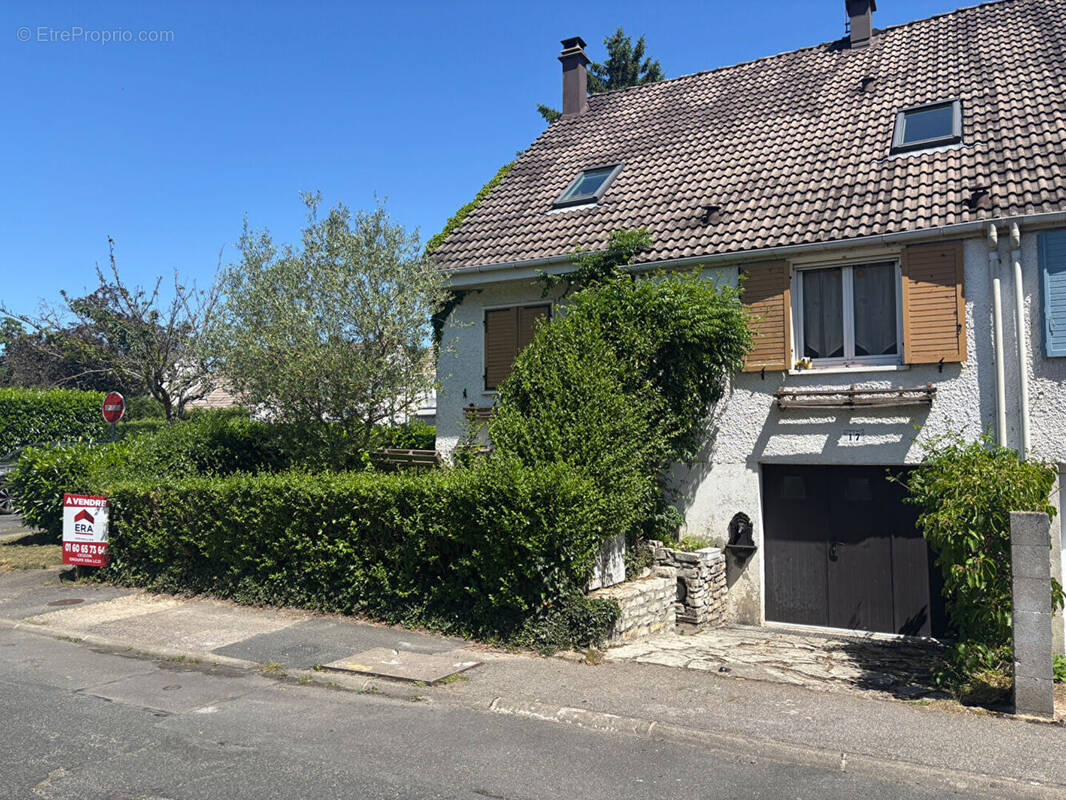 Maison à CESSON