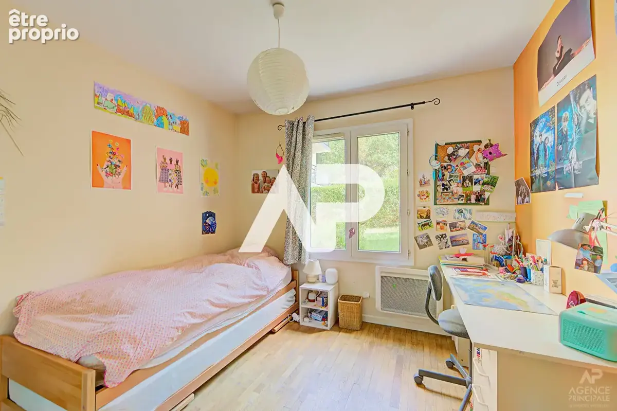 Appartement Rueil Malmaison 5 pièce(s) 127.88 m2 - photo 7