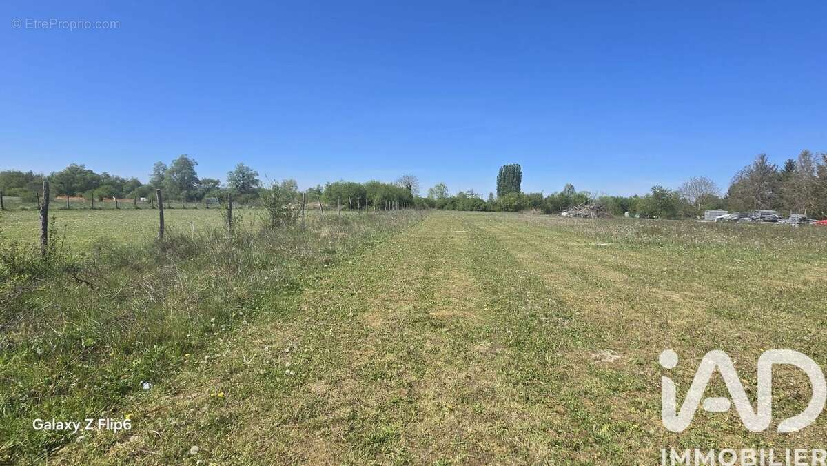 Photo 2 - Terrain à ROMILLY-SUR-SEINE