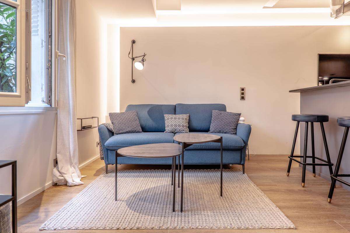 Appartement à PARIS-1E