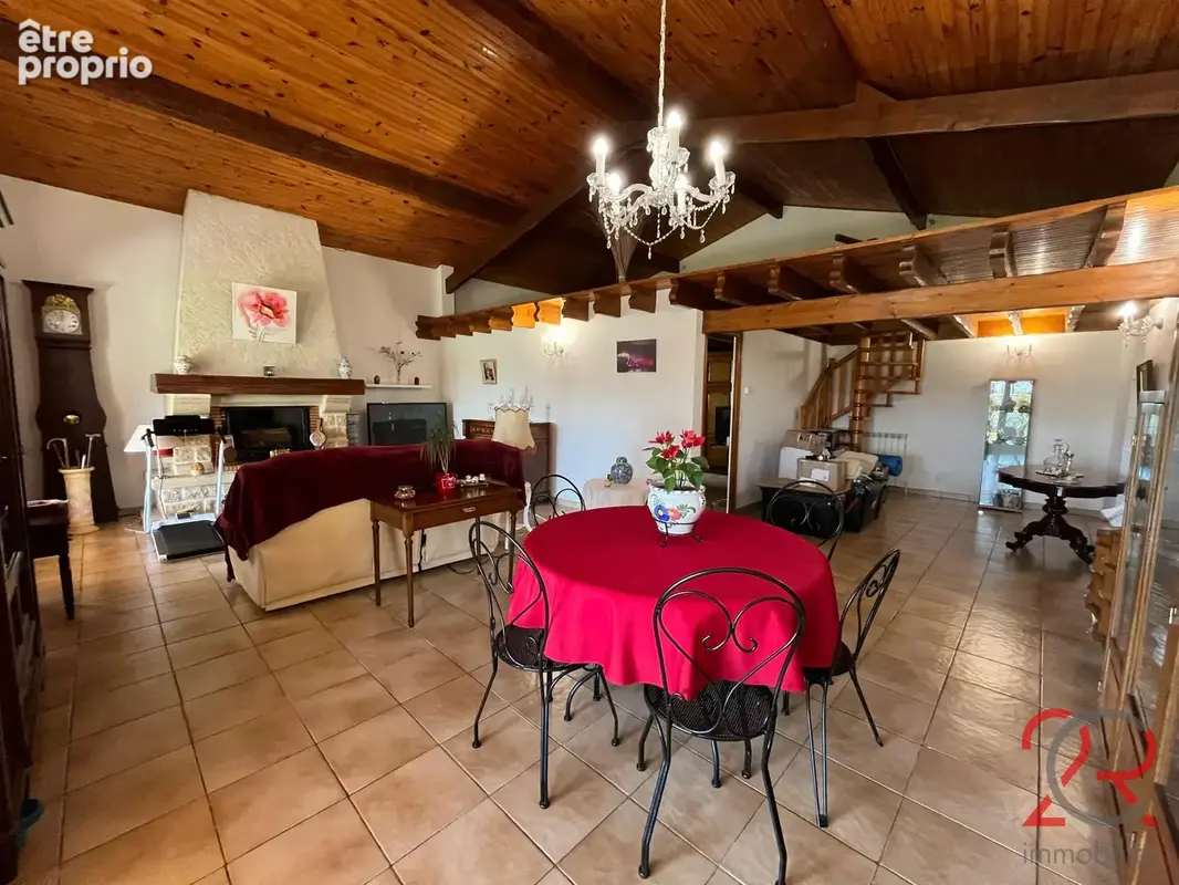 Charmante maison de plain-pied 4 chambres et un bureau - photo 6
