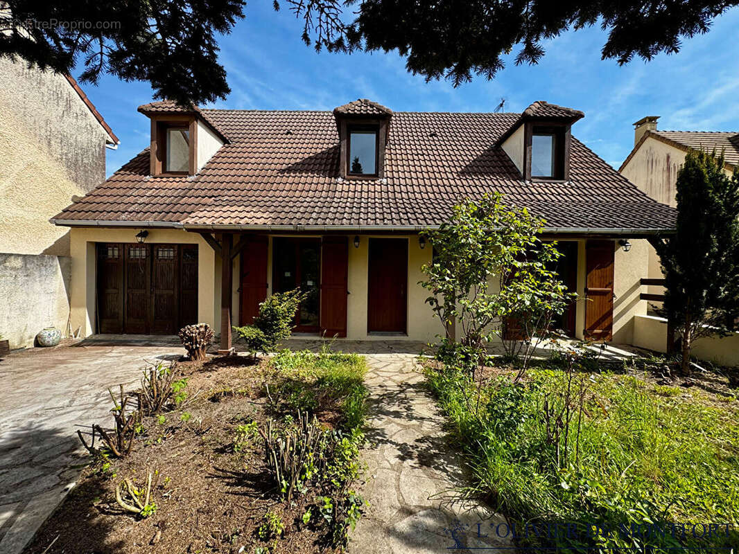 Maison à LE PERRAY-EN-YVELINES