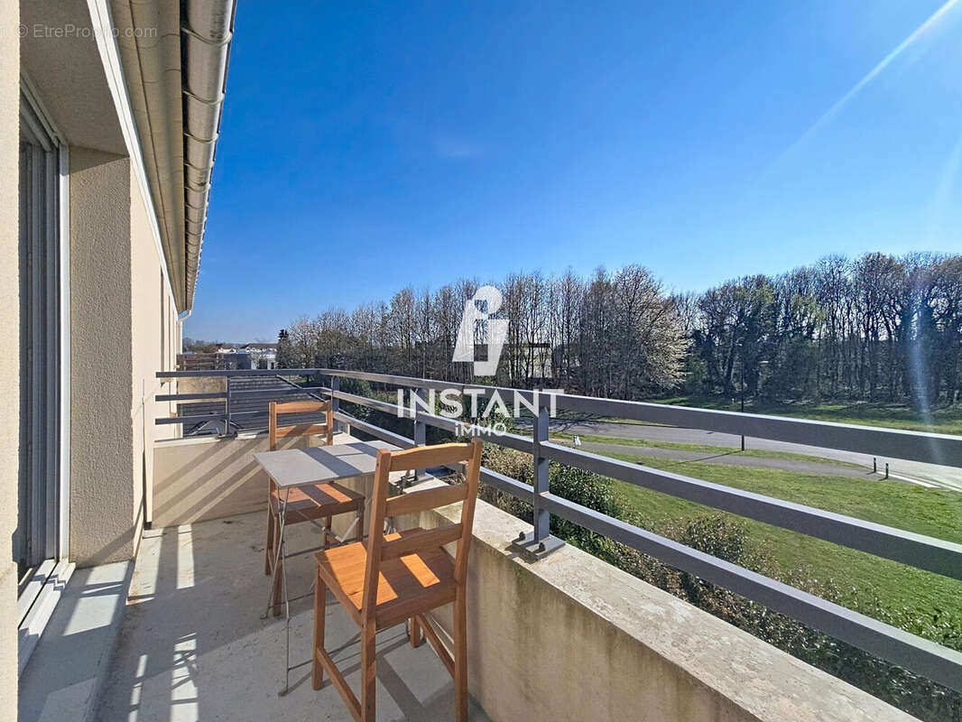 Appartement à SAVIGNY-LE-TEMPLE