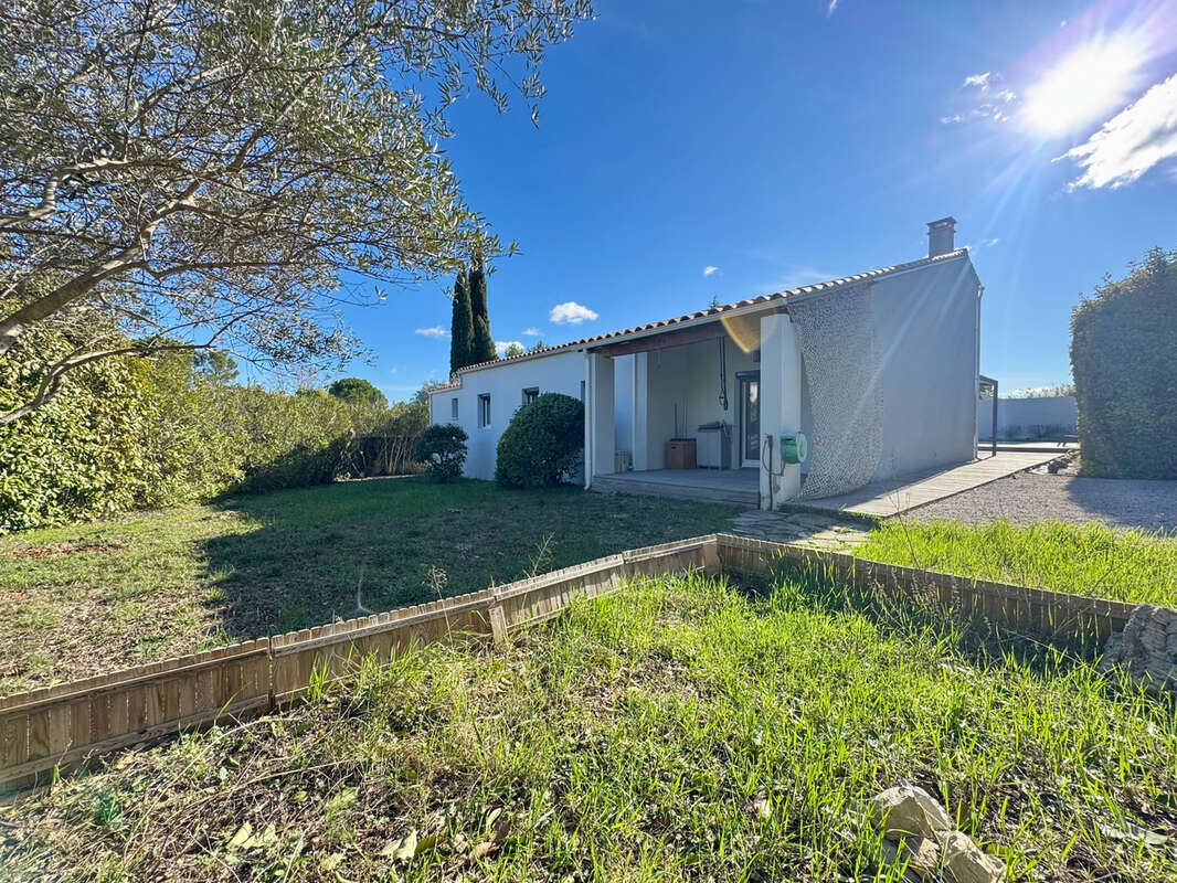 Maison à SAINT-CLEMENT-DE-RIVIERE