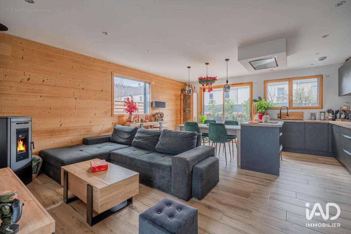 Maison 111 m² à Vougy  - photo 2