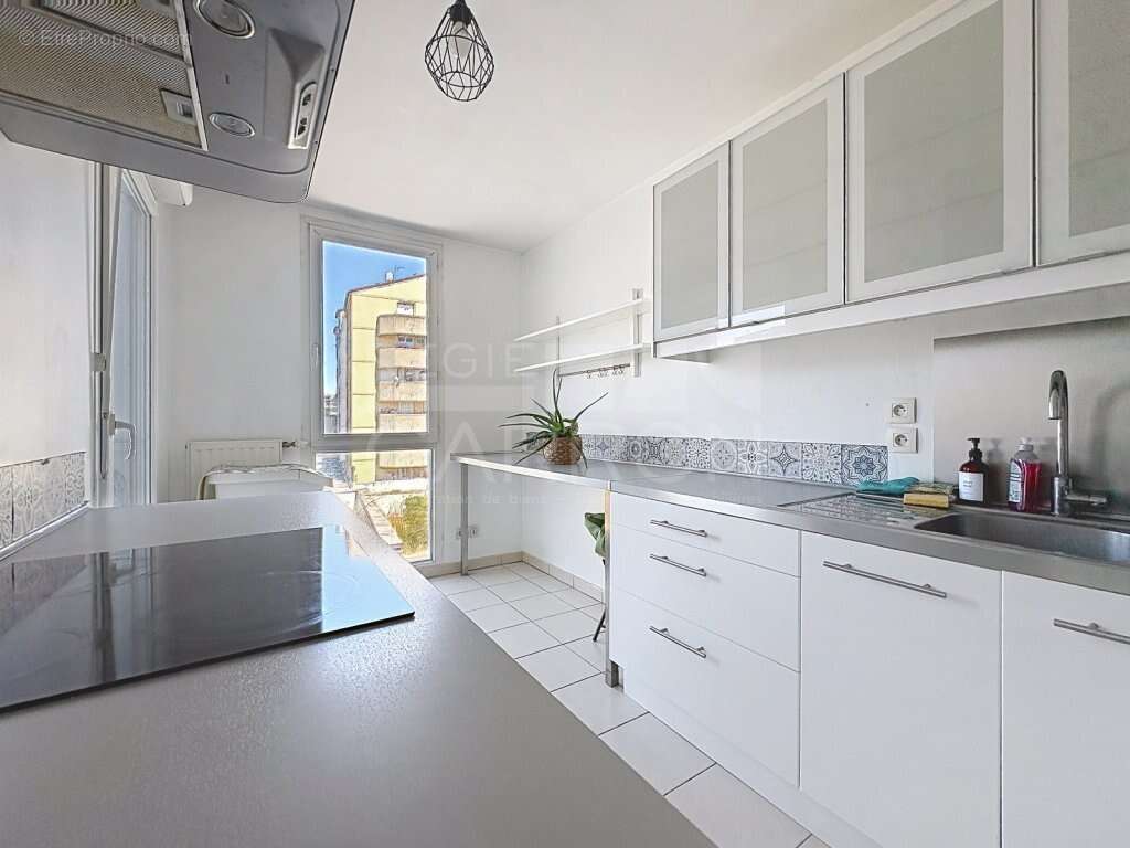Lyon 9 vaise industrie t3 68m² terrasse garage 289000€ - photo 8