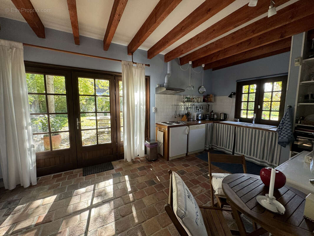 Propriété d'exception au Châtelet : 3,5 ha de nature avec piscine ! - photo 17