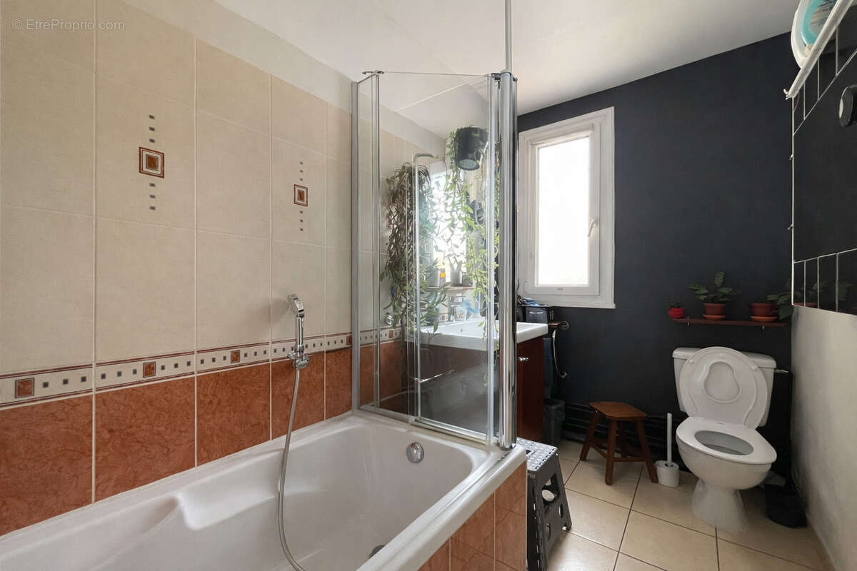 Maison à PIERRE-BENITE