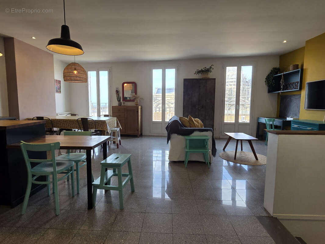 Appartement à MARSEILLE-2E