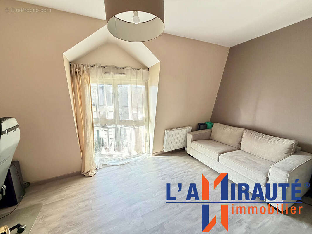 Appartement à SARTROUVILLE