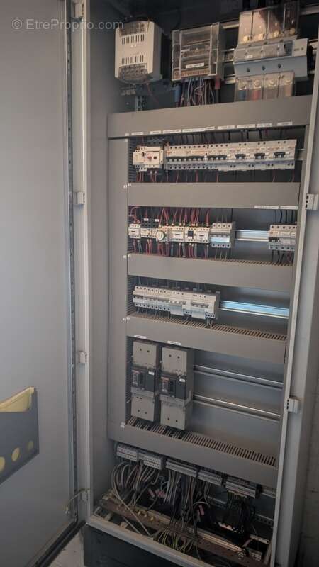 Commerce à ISBERGUES