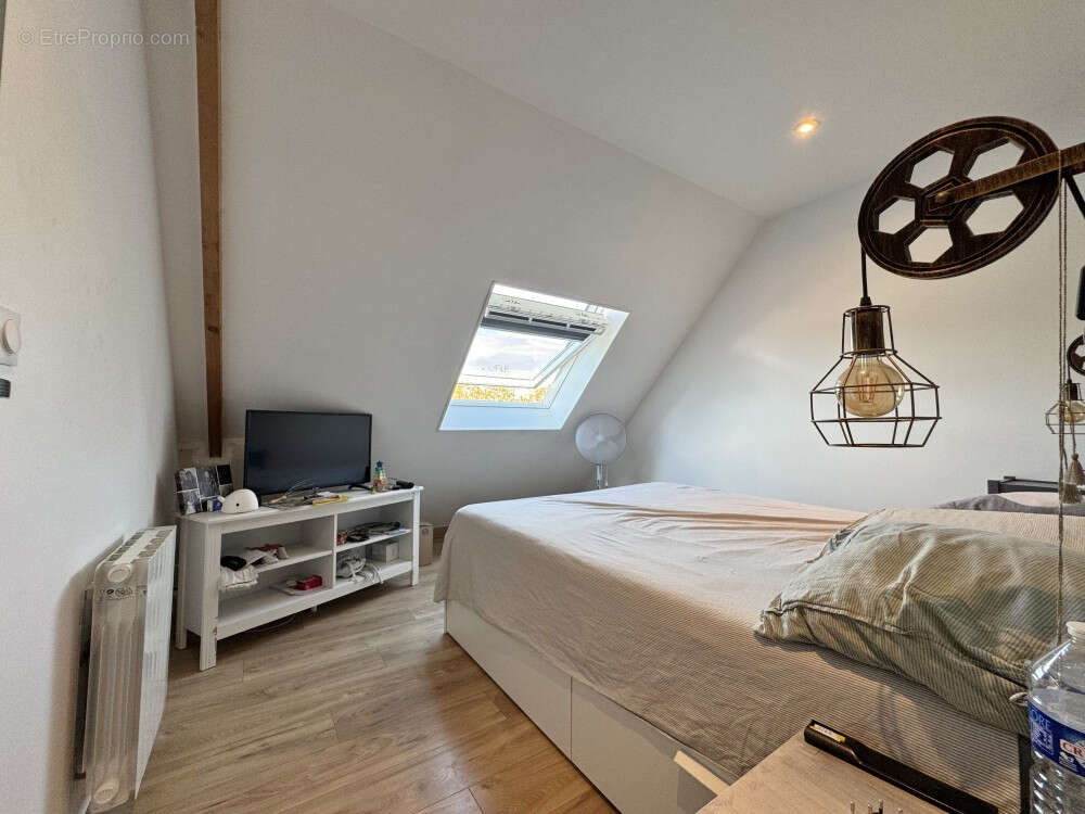 SAINT SAUVEUR LE VICOMTE, en plein centre ville. Pavillon avec possibilité de faire une chambre de P.Pied. - photo 8