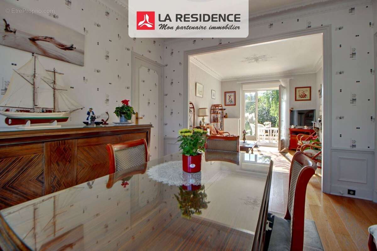 Maison à VERNEUIL-SUR-SEINE