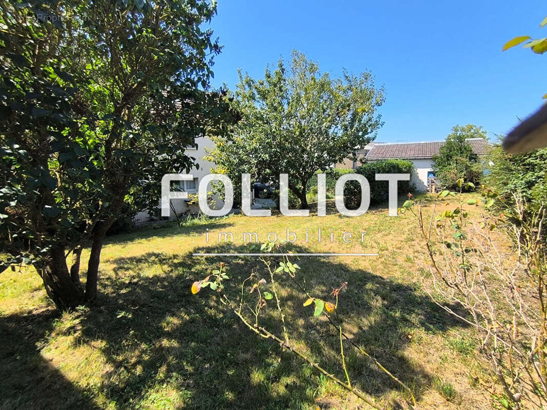 Maison à AGON-COUTAINVILLE