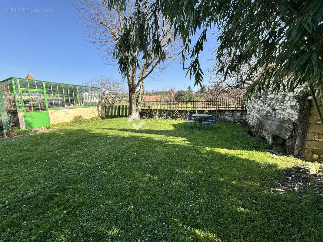 Maison 254 m² à Marigny-Brizay  - photo 5