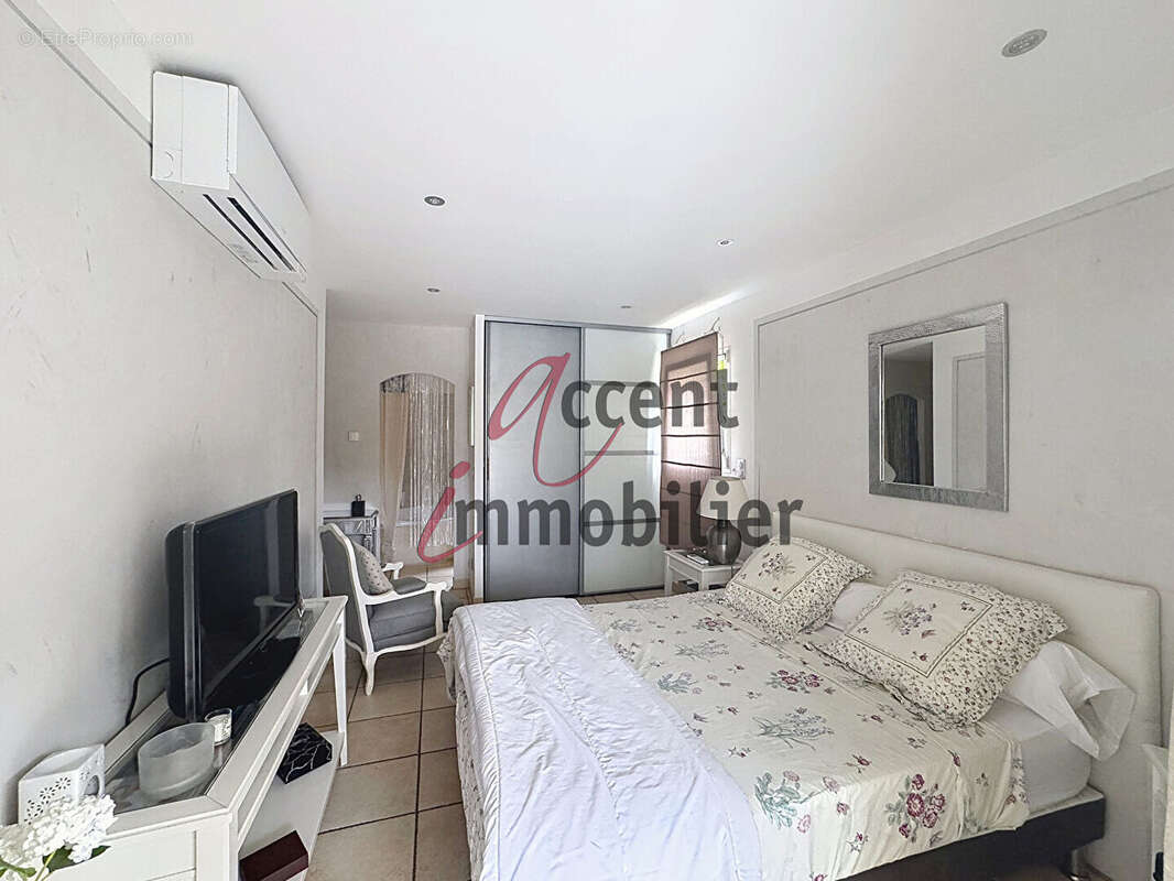 Cabannes, maison principale 180m² avec piscine sécurisée et son local d'activité - photo 8