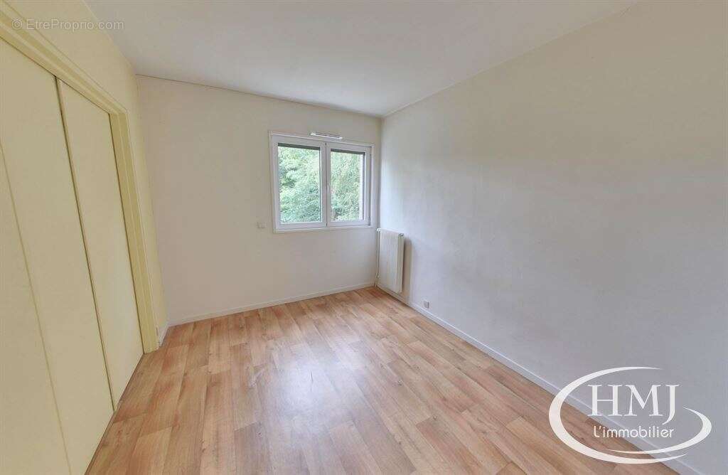 Appartement à COURCOURONNES