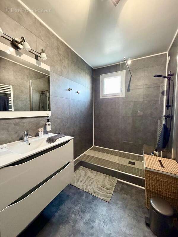 Maison à SAVIGNY-LE-TEMPLE