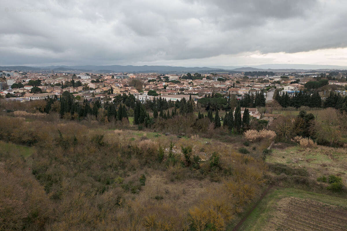 Terrain à CARCASSONNE