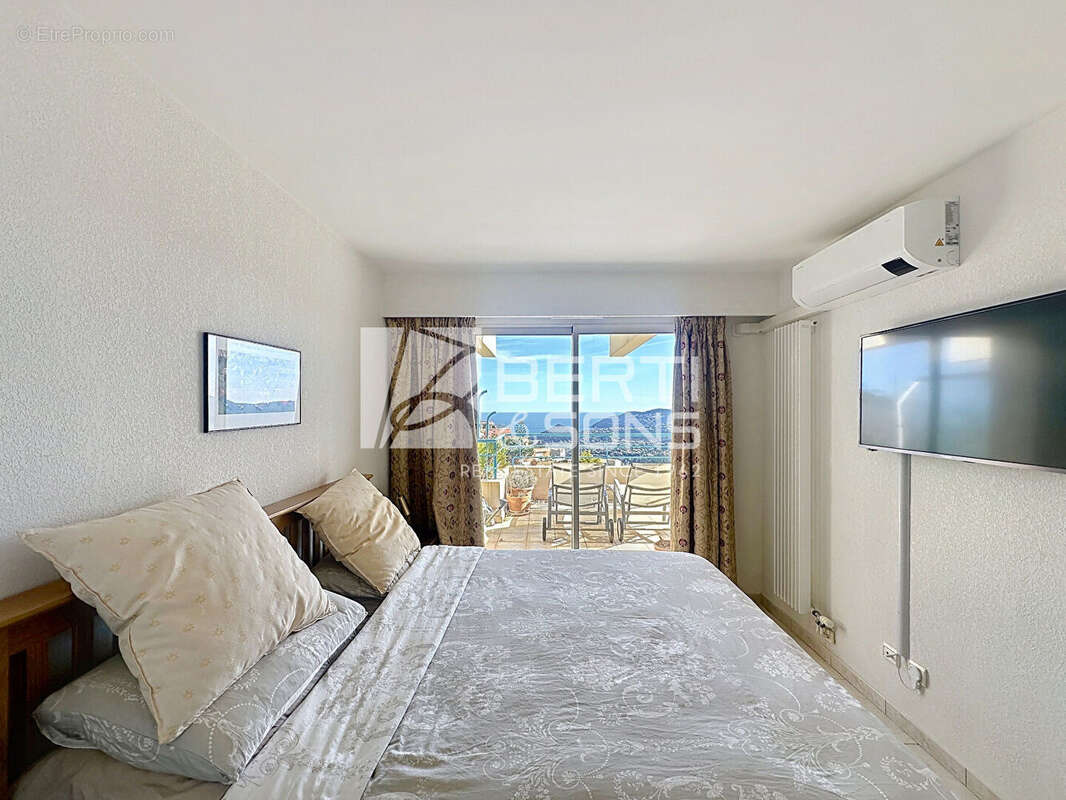 Appartement à MANDELIEU-LA-NAPOULE