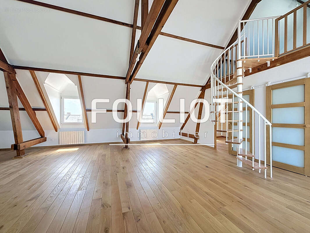A Vendre  Appartement de charme style loft ? Dernier étage ? Terrasse et vue dégagée ? Coeur de Barneville-Carteret - photo 2