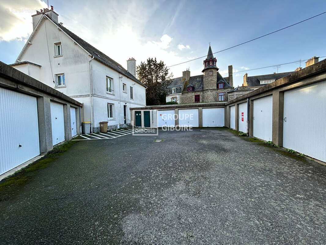 Parking à SAINT-MALO