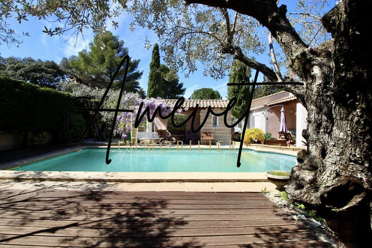 Maison à SAINT-SATURNIN-LES-AVIGNON