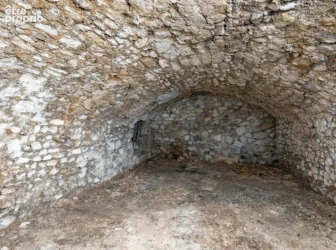Vente Aix centre LC Gestion vous propose un local avec remise et cave. - photo 3