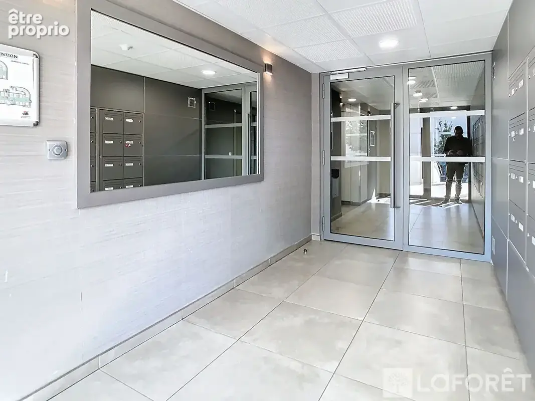 Appartement Vitrolles 2 pièce(s) 43m2  avec possibilité d'obtenir une  place de parking privative dans une résidence récente/ Se - photo 11
