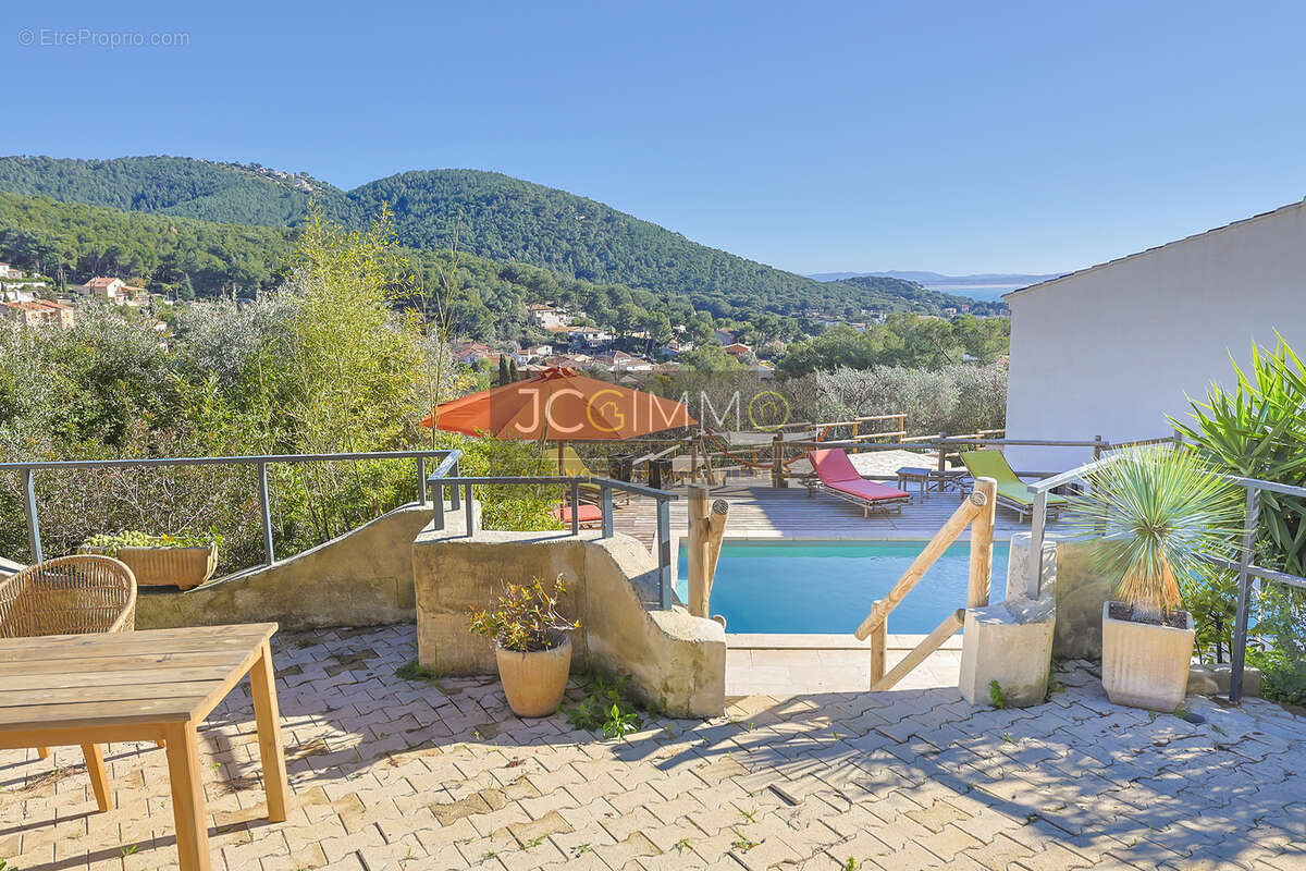 Maison à CARQUEIRANNE